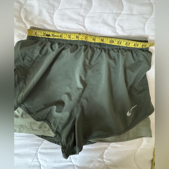 Nike dri-fit Women's olive Green gym Running lined Shorts Sz M multi pockets - Picture 10 of 11